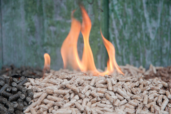 Burning pellets; Image Wikipedia