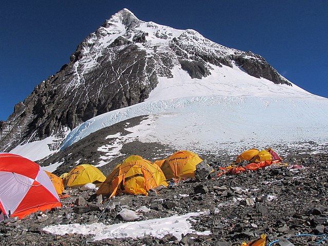 South Col Glacier in the Himalayas; Image Wikipedia