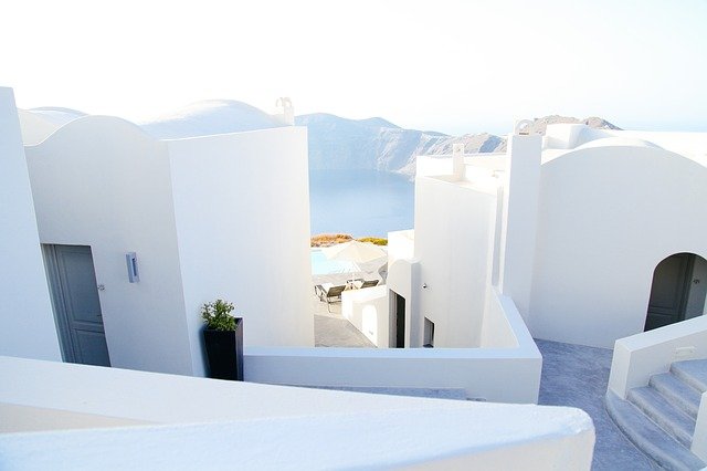 White buildings in Greece; Image Pixabay/fancycrave1
