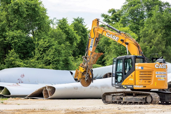 Recycling wind turbine blade; Image Veolia North America